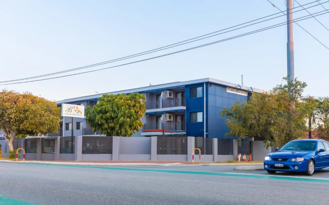 Batavia Apartments