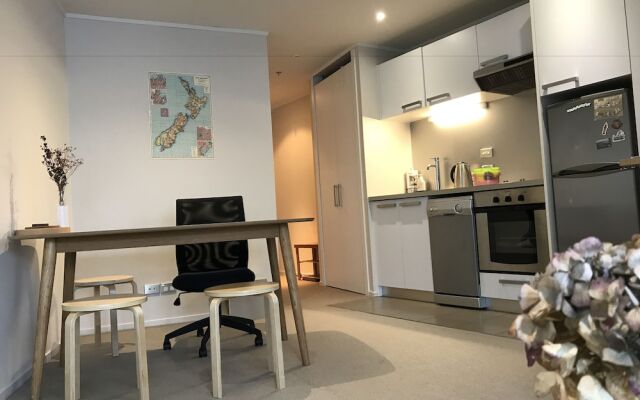 Leafy Street Apartment Central Auckland