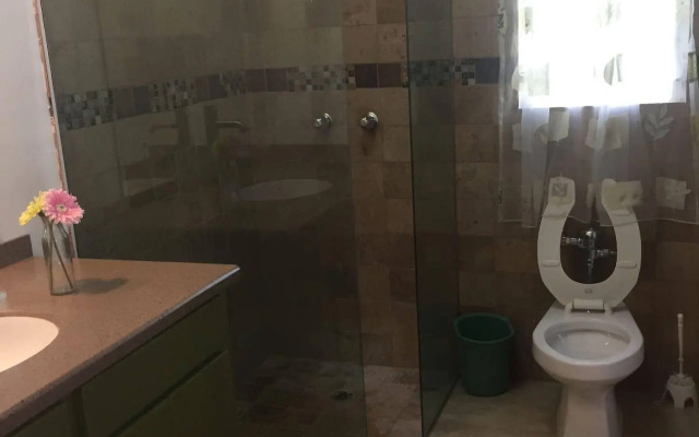 La Casa de Joy Airport Apartments