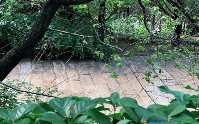 Yan'an Heritage Cave Hotel – Outside – Yanan