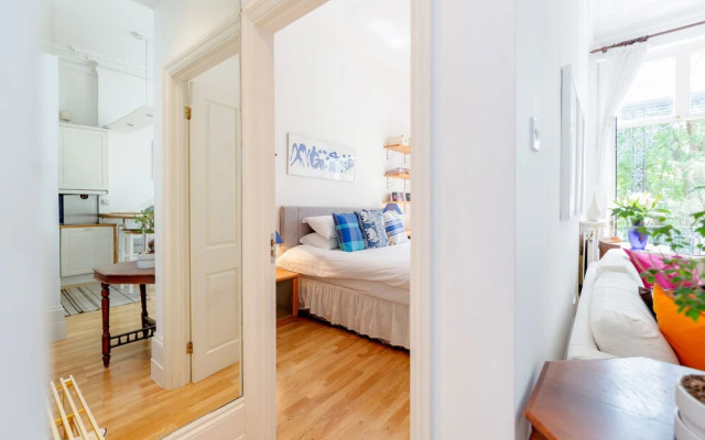 Philbeach Balcony- 2bed flat in Earls Ct