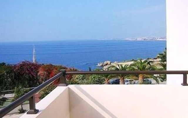 Aura Holiday Villas