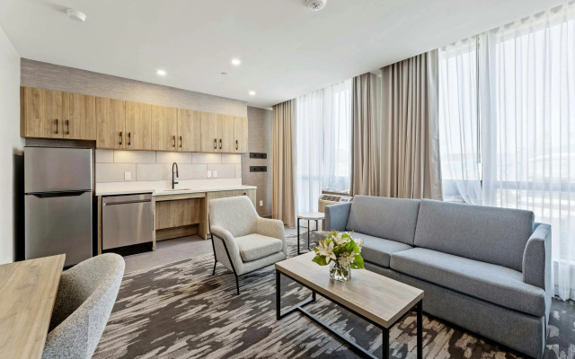 Sandman Signature Dallas Las Colinas Hotel & Suites