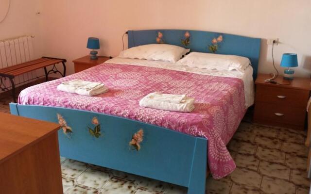 Guest House Tra Rocce E Mare