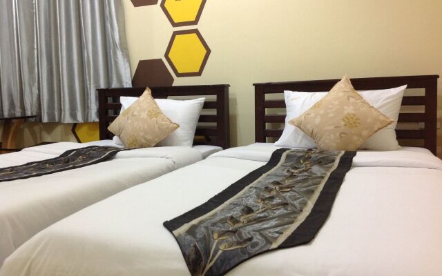 Beehive Patong Hostel