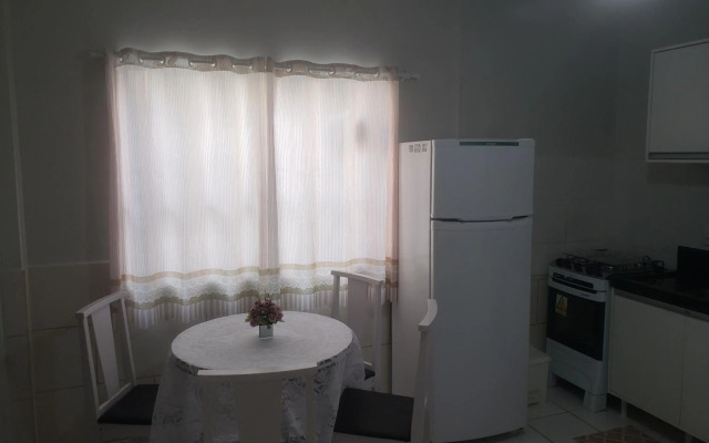 Apto 1 quarto, Centro de Bombinhas, 130 metros da praia.