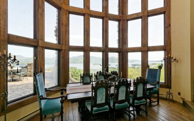 HIGHLANDS CASTLE overlooking Lake George.. plus 2 other Castles!