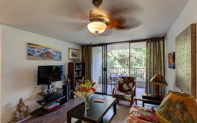 Maluhia Kahakai 2 Bedroom Condo by RedAwning