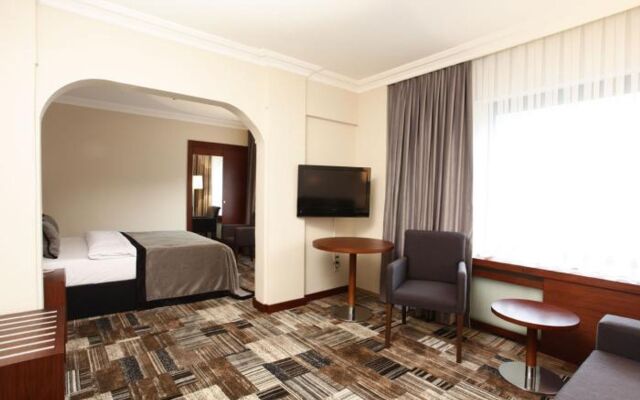 Tiara Thermal & Spa Hotel