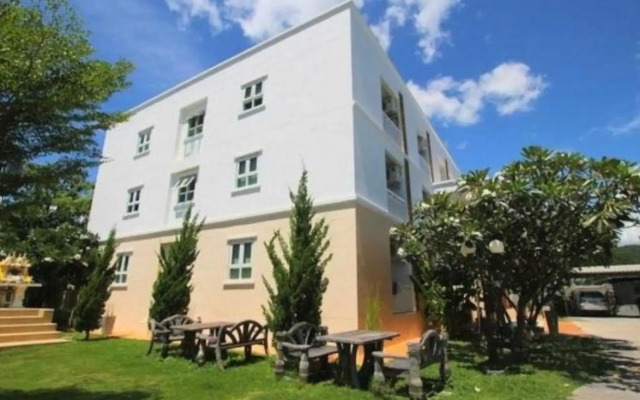 Baan Ton Mai Apartment