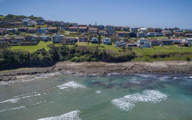 90 OCEANS EDGE Gerroa 4pm Check Out Sundays