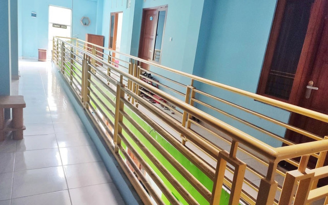 Happy Syariah Hotel near Jombor Mitra RedDoorz