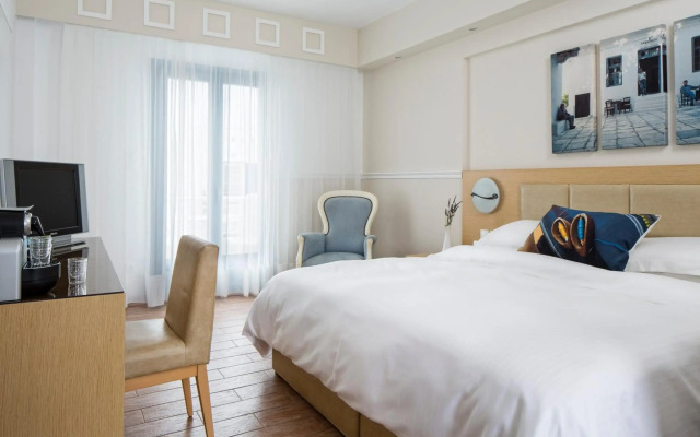Lagos Mare Hotel