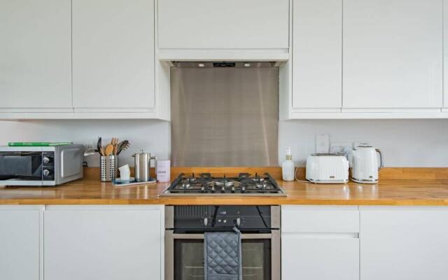 Stunning large sea view apartment - The Lookout