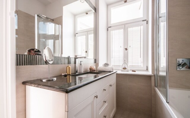 oompH Dobra Warsaw Central Luxurious Apt