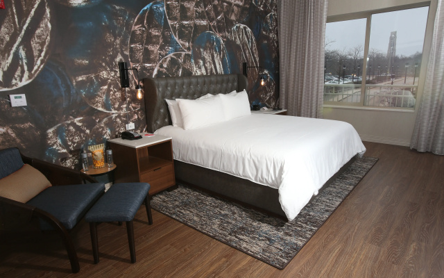 Hotel Indigo Naperville Riverwalk by IHG