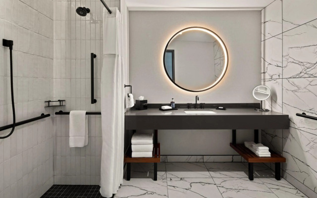 The Trade, Autograph Collection