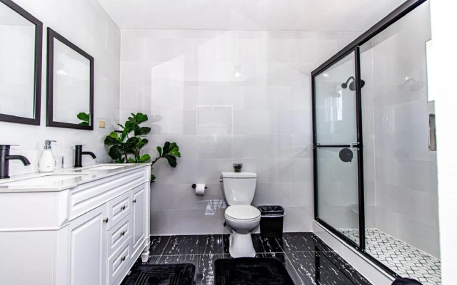 Runaway Bay Gem in Runaway Bay