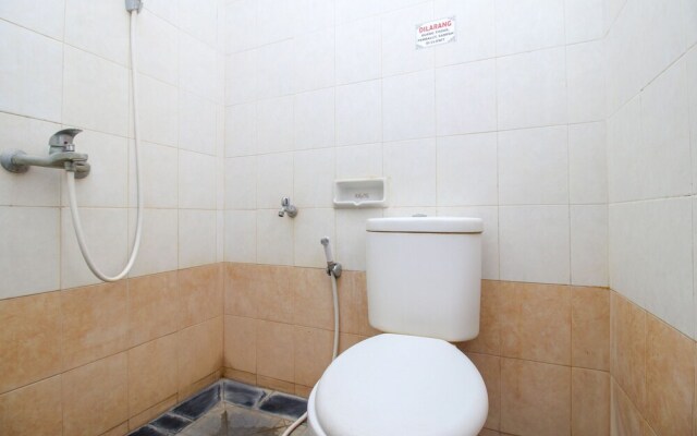 Airy Stasiun Balapan Monginsidi 106 Solo