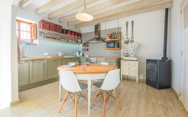 Pintor In Caimari With 3 Bedrooms And 2 Bathrooms