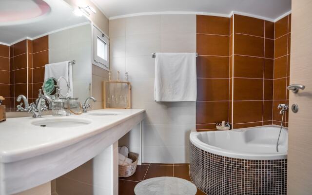 Swan Villa Lygaria