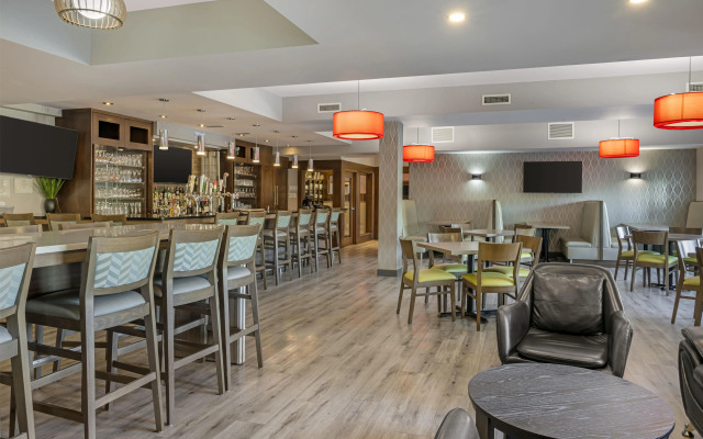 Best Western Plus Dartmouth Hotel & Suites