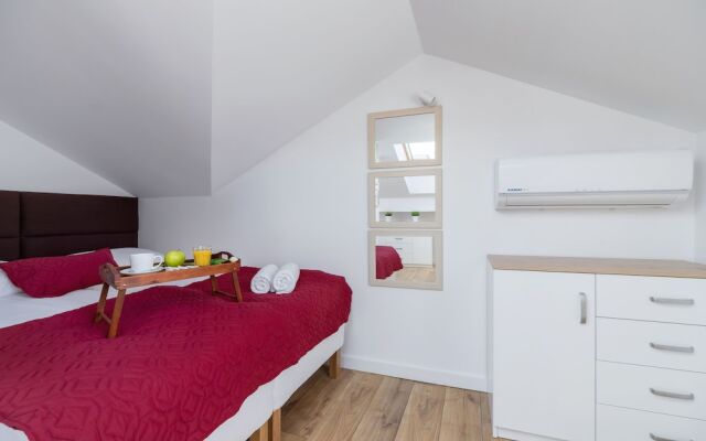 Duplex Studio Stachowicza by Renters