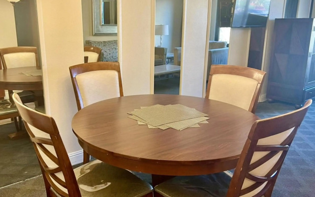 Jockey Resort Suites Center Strip