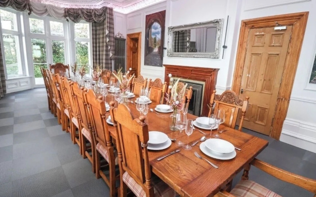 Plas Y Bryn Manor Hotel