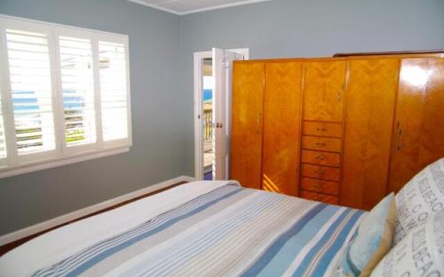 Awesome View, 4 View Street