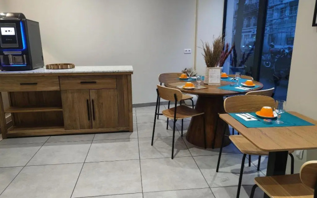 Hotel Le National Clichy Paris