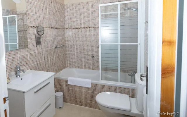 Logis Auberge Le Colombien - Hôtel Restaurant