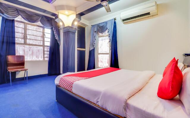 OYO 65090 Hotel Grand Palace