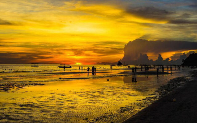 ZEN Rooms Coco Hut Station 1 Boracay