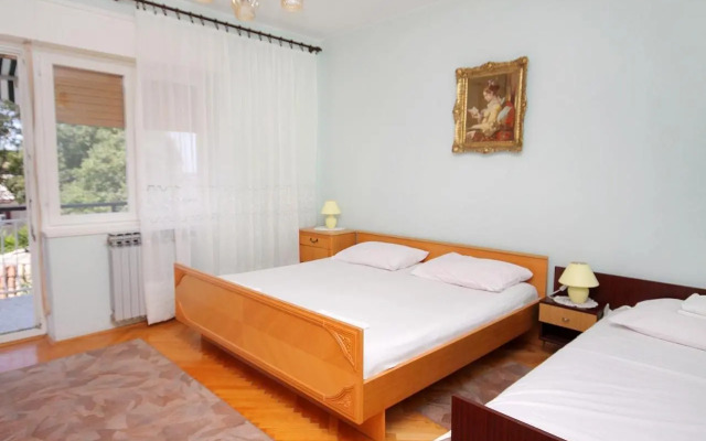 Apartments with a parking space Senj - 5572