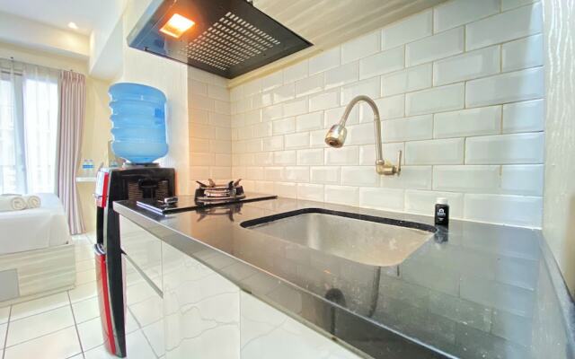 Comfy Studio Room At Grand Asia Afrika Apartment