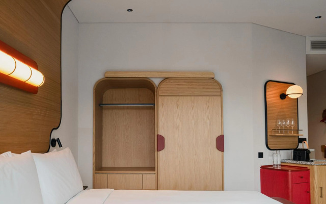 Orange Grove Service Apartment by ST Residences