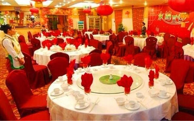 Adange Hotel