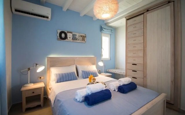 Seabreeze Villa - with Jacuzzi & heated pool
