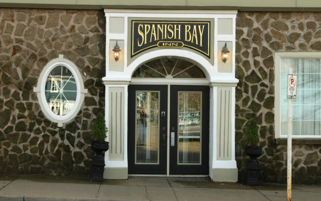 Spanish Bay Inn, CANADA