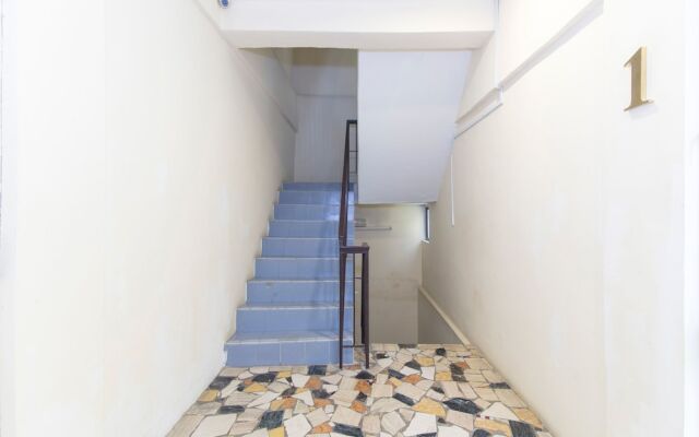 OYO 124 Hotel Seniman Sentul