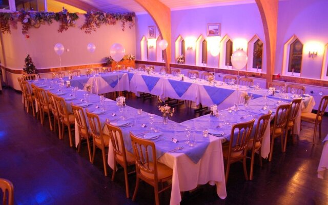 Warrens Village Motel and Self Catering