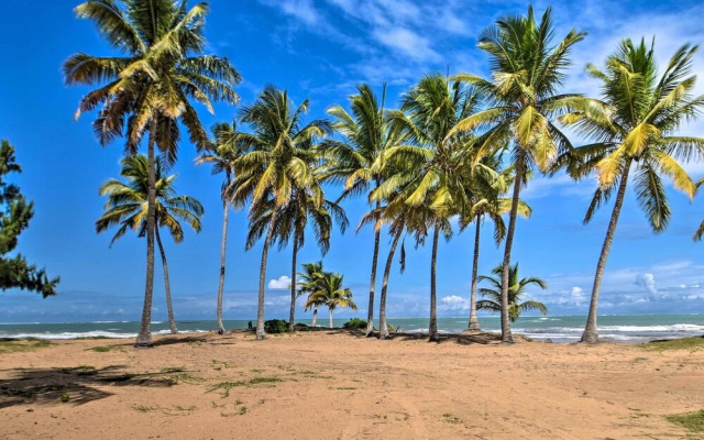 Playas Del Yunque Condo: Pool & Beach Access