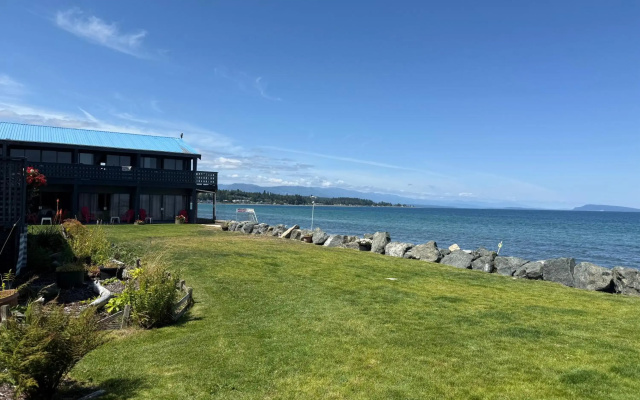 Sand Pebbles Inn