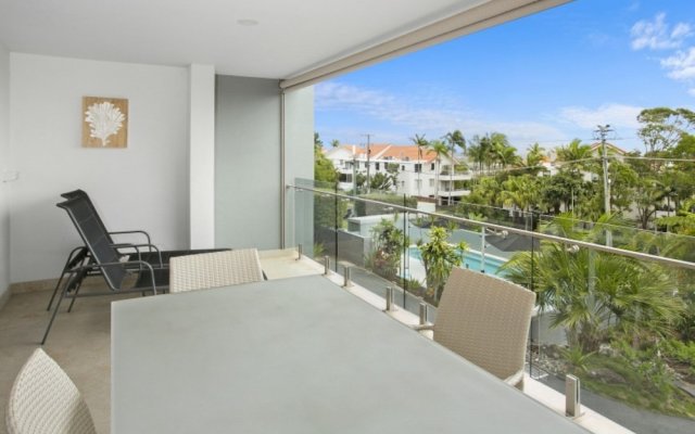 Stunning Apartment With Views of Laguna Bay - Unit 2 Taralla 16 Edgar Bennett Ave – Balcony – Noosa Heads