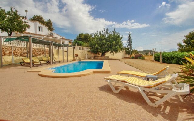 Estrelizia - pretty holiday property with garden and private pool in Calpe