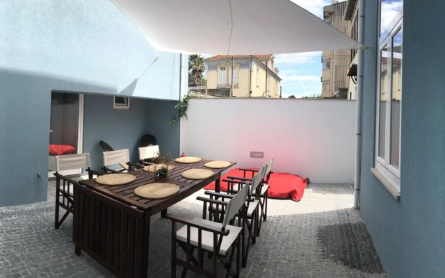 Blue Twenty Two - Espinho / Oporto Beach