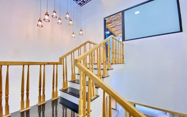N to M House