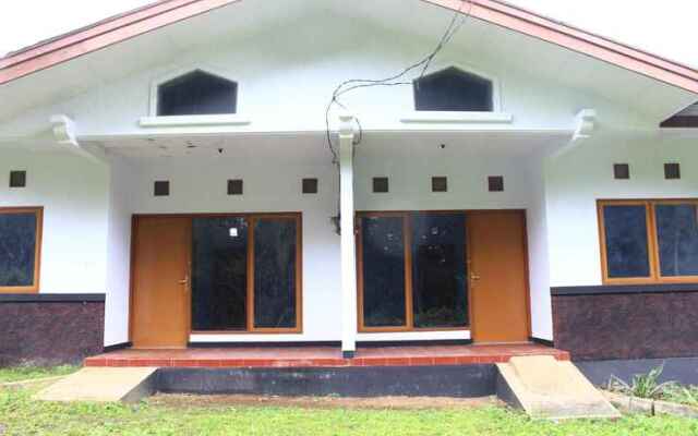 Putu Guest House Pemuteran