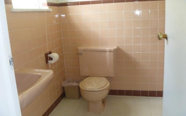 Motel 22 Mapleton Depot